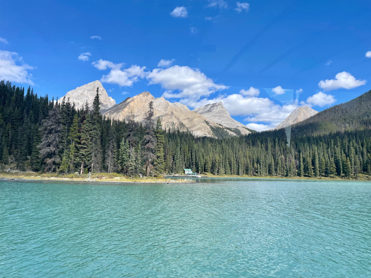Lake Maligne widziane ze stateczku
